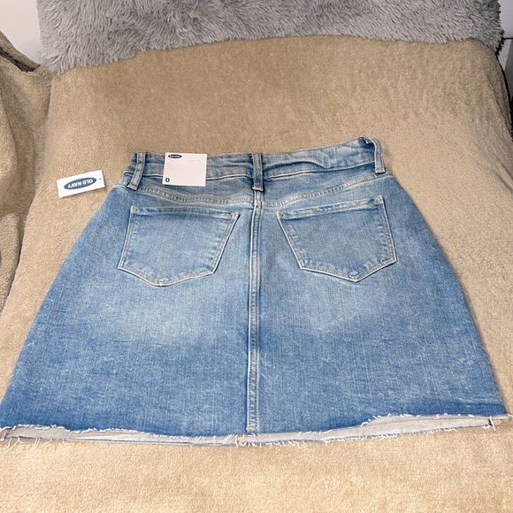 Old Navy Denim Mini Skirt Size 0 NWT - Picture 3 of 5
